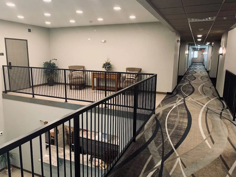 Blue Grass Inn & Suites