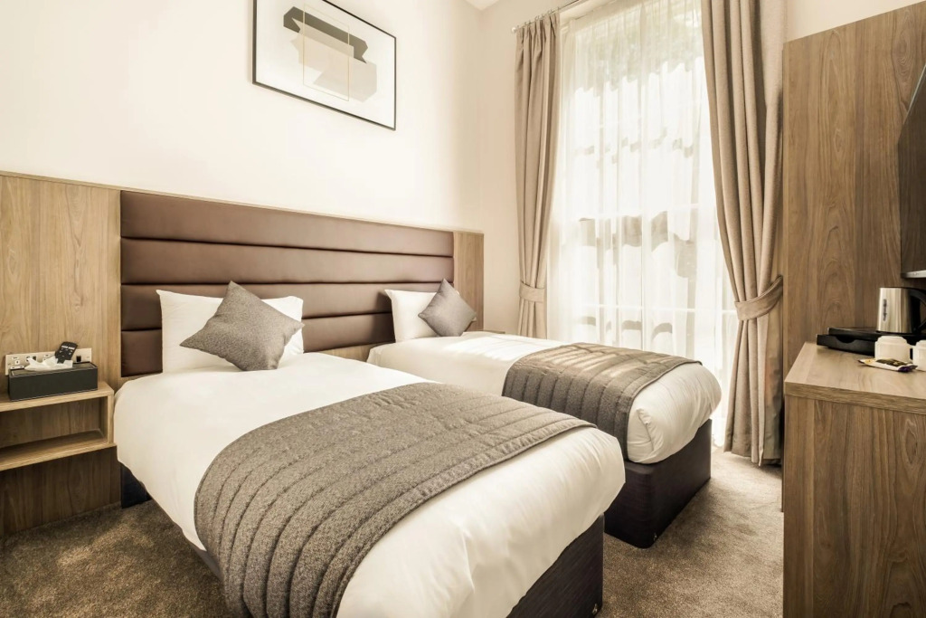 Reem Hotel