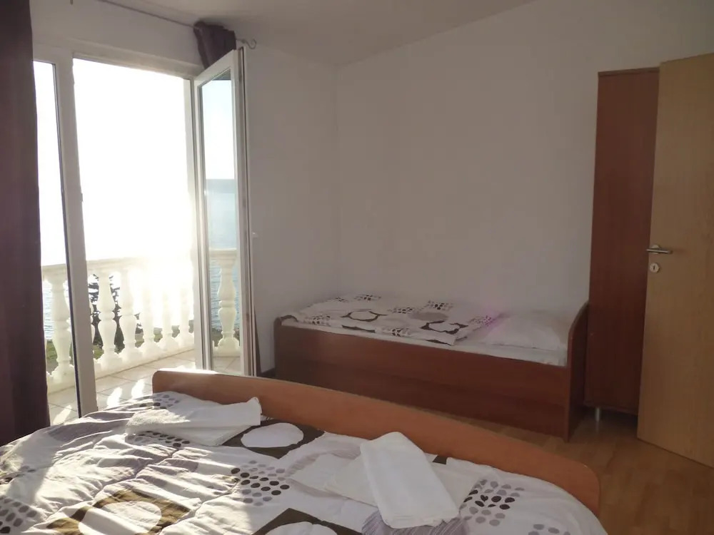 Apartments Bili