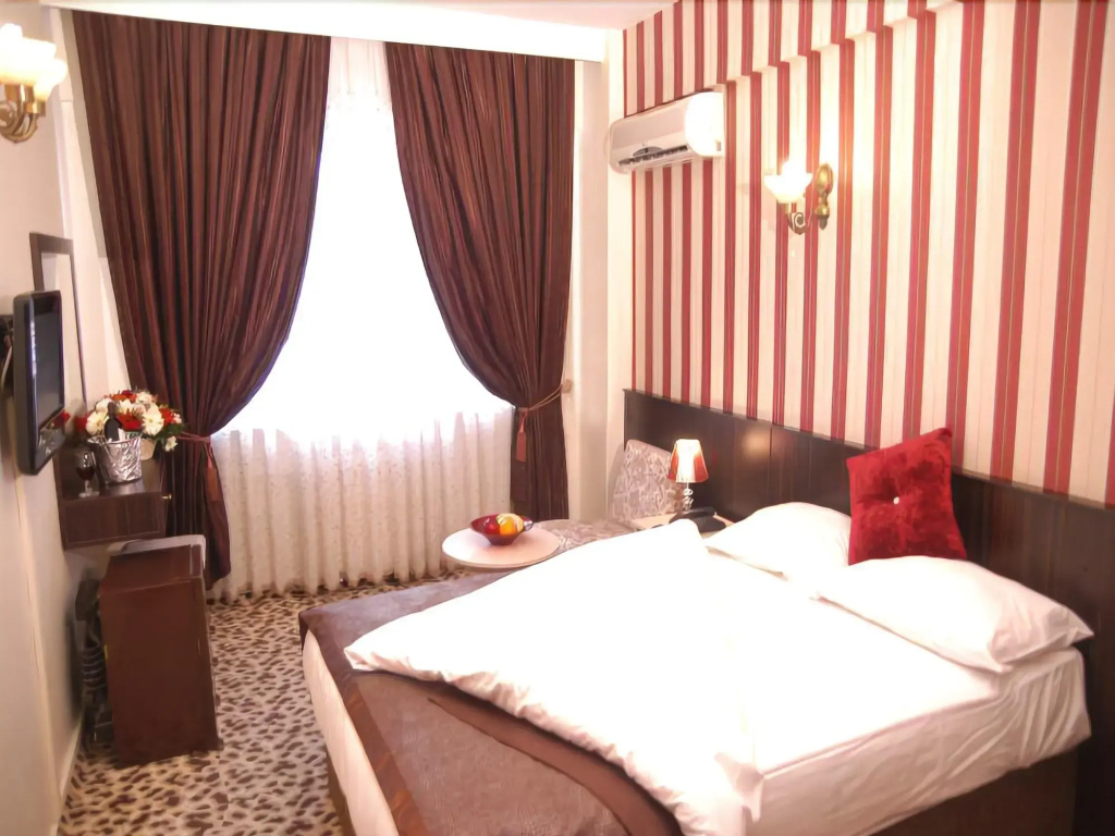Maya Hotel