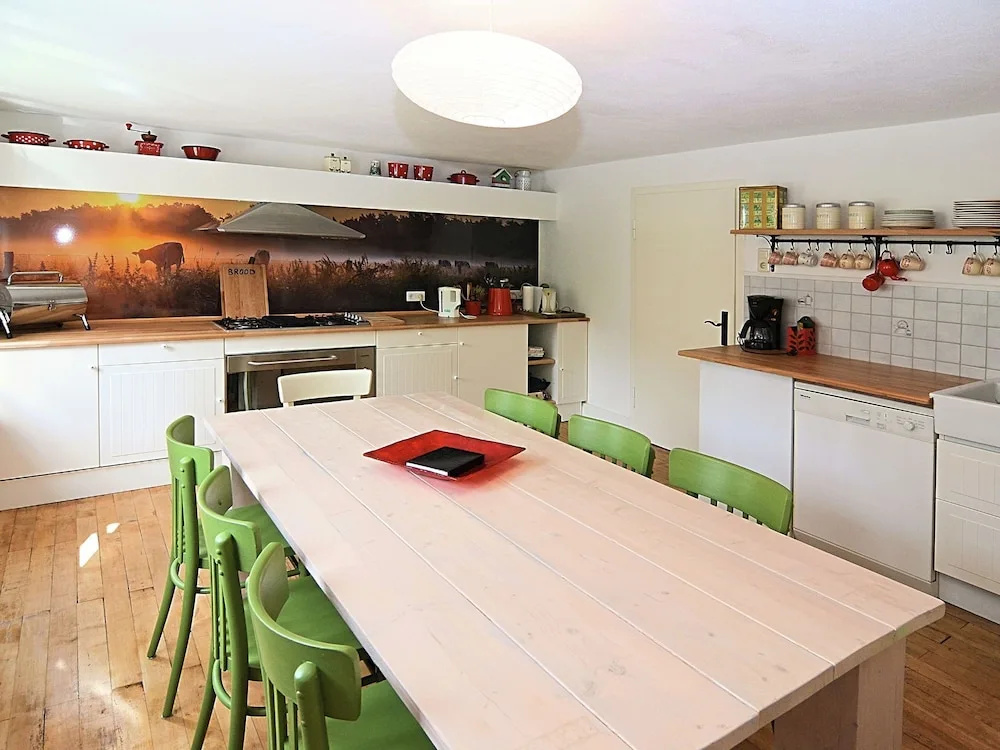 Detached Holiday Home in the Sauerland Region - Fenced-In Garden with Garden Furniture
