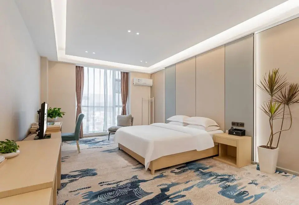 Huaning Hotel