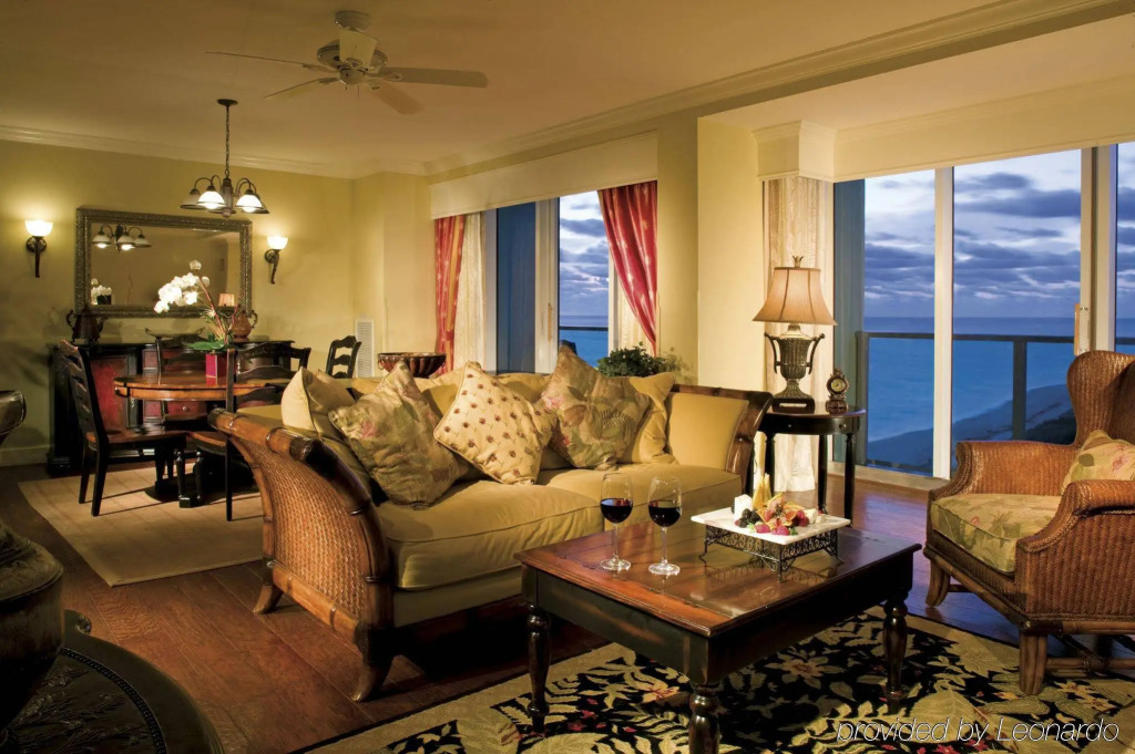 Jupiter Beach Resort & Spa