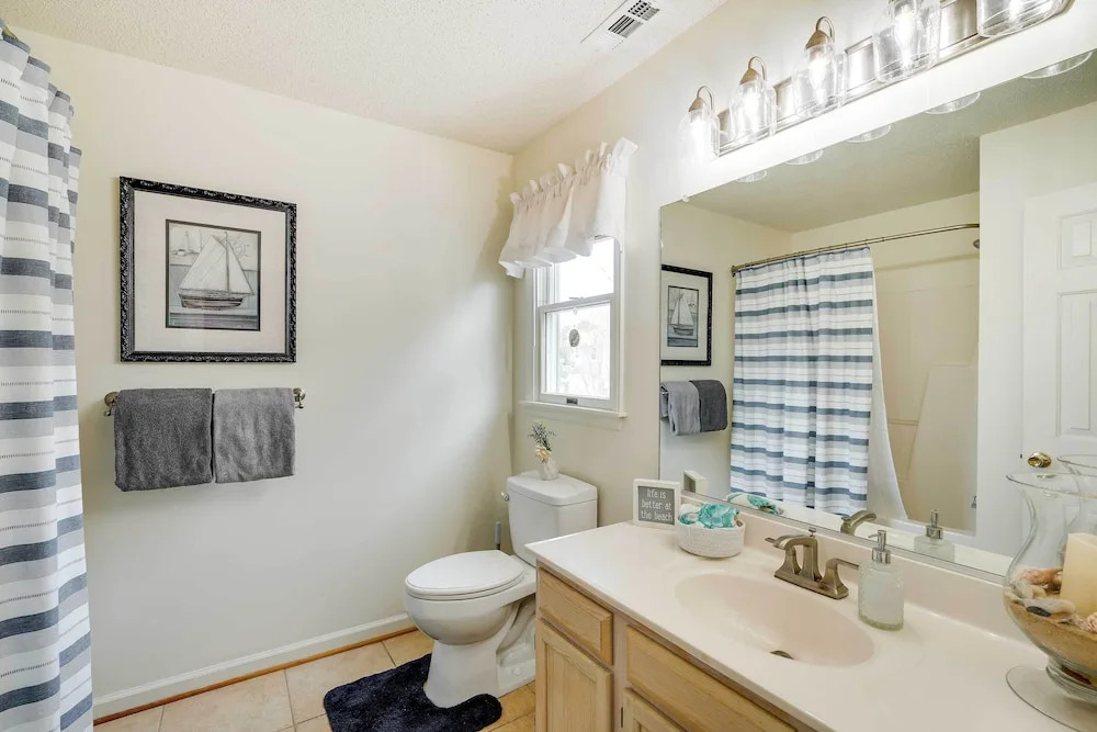 Hot Tub & Fire Pit: Outer Banks Family Getaway!