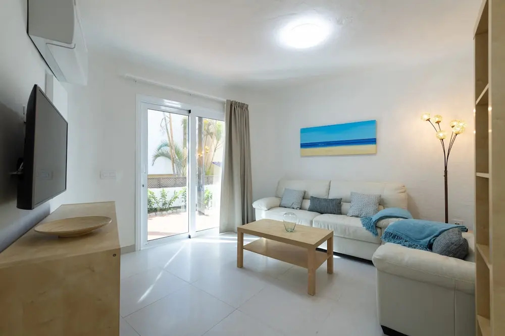 Cute apartment next to beach. P27 Swimming pool