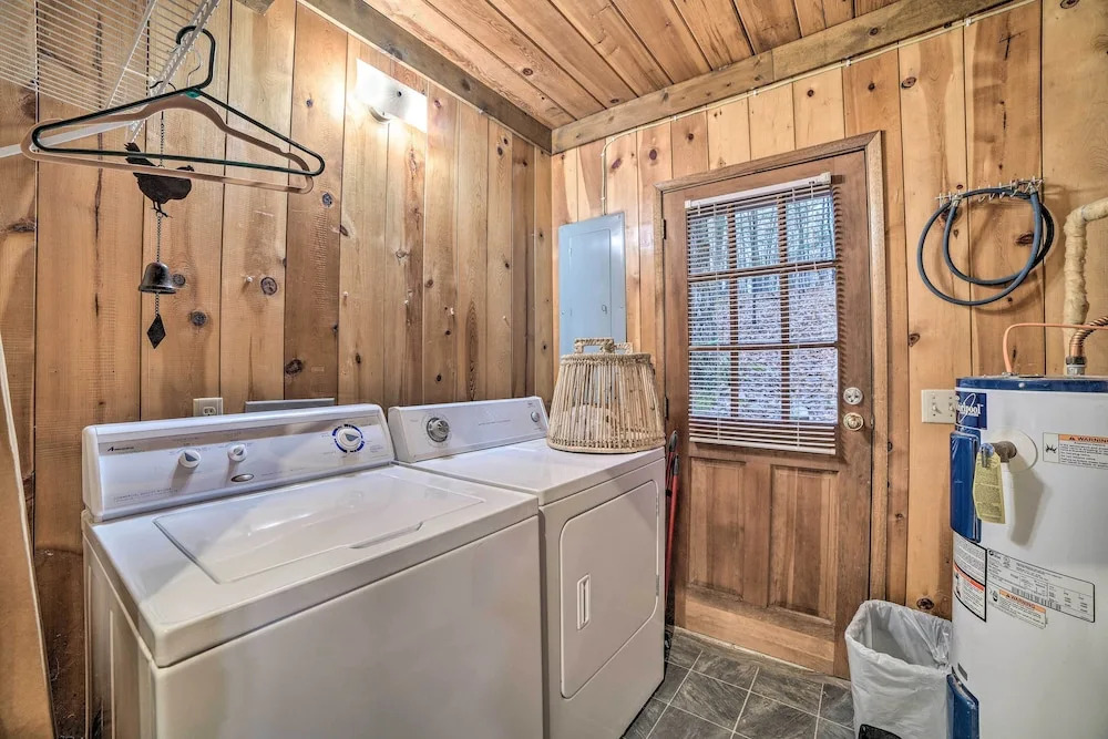 Cozy Cabin Near Massanutten Resort & Water Park!