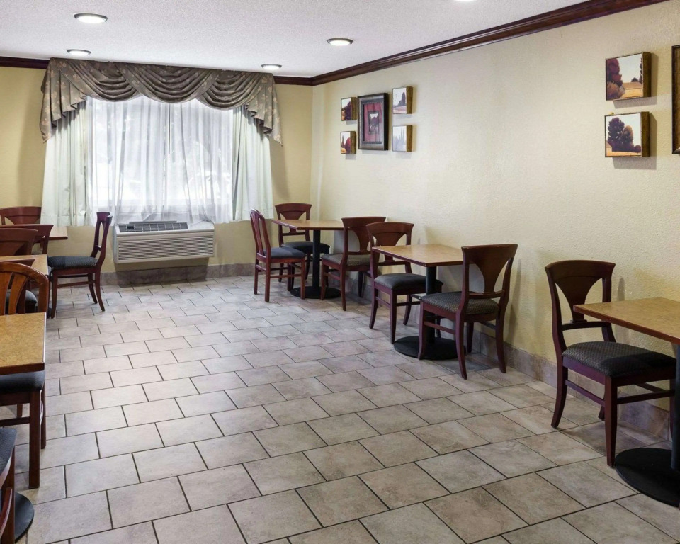Quality Inn Lakeville North