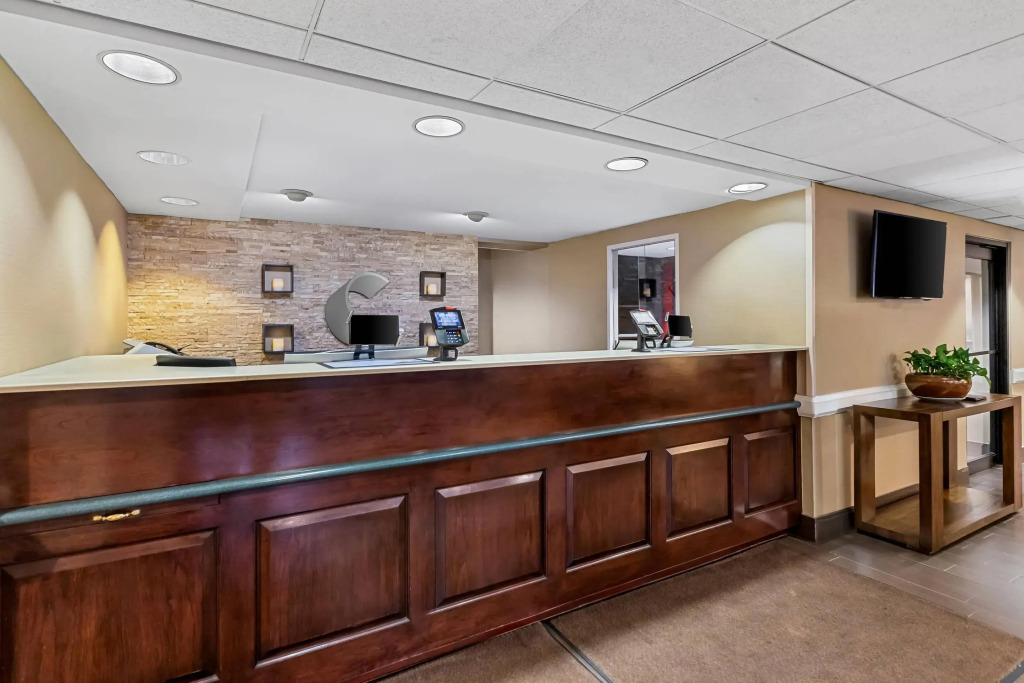Comfort Inn & Suites Somerset - New Brunswick