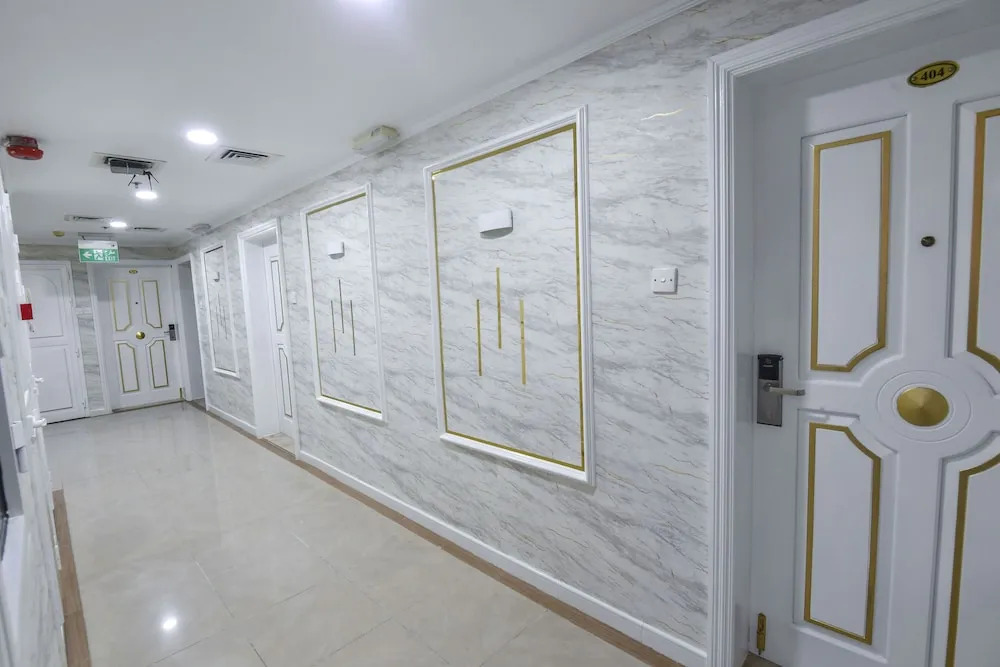 Dream White Hotel
