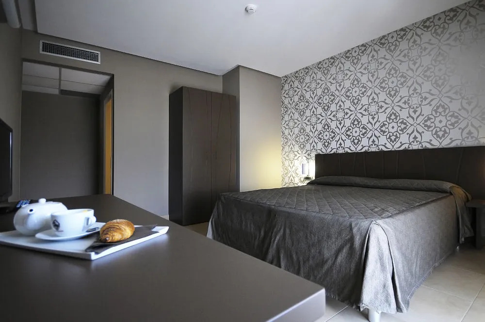 Rolling Hotel
