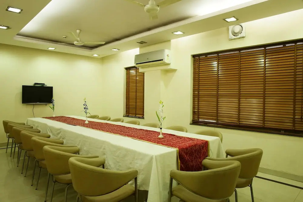 Emblem Hotel Sector 14 Gurgaon