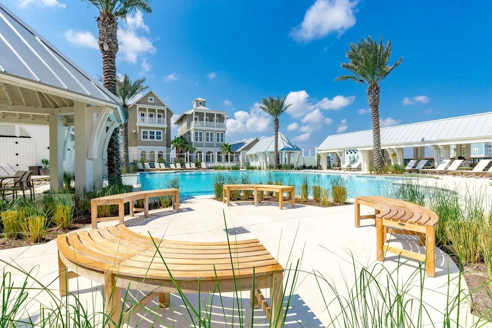 Tropical Comfort in Port Aransas by RedAwning