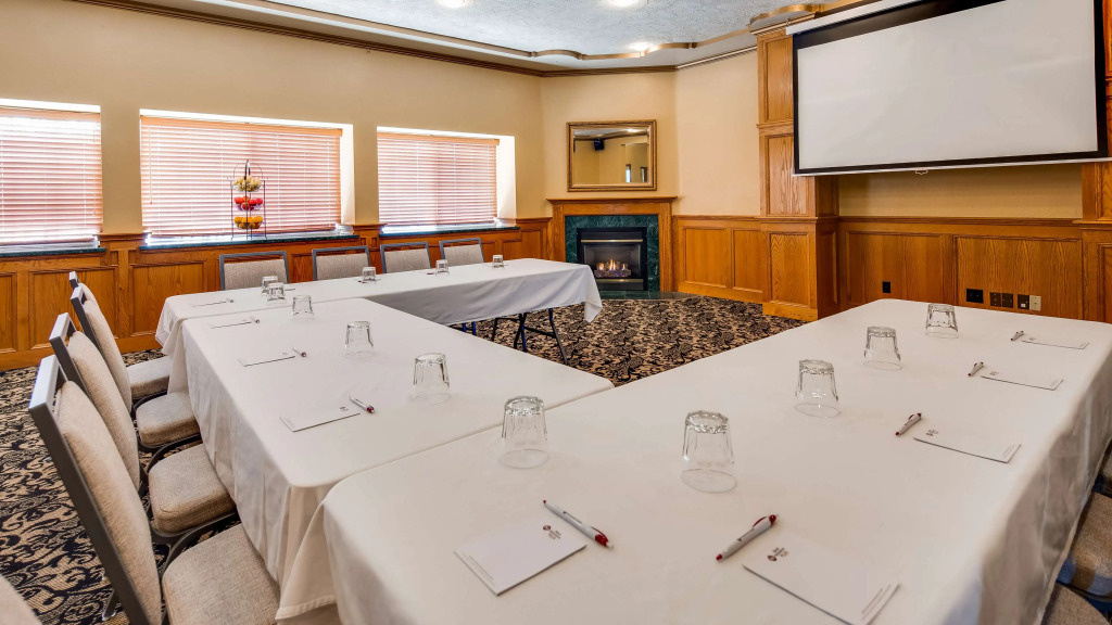 Best Western Plus Bayshore Inn