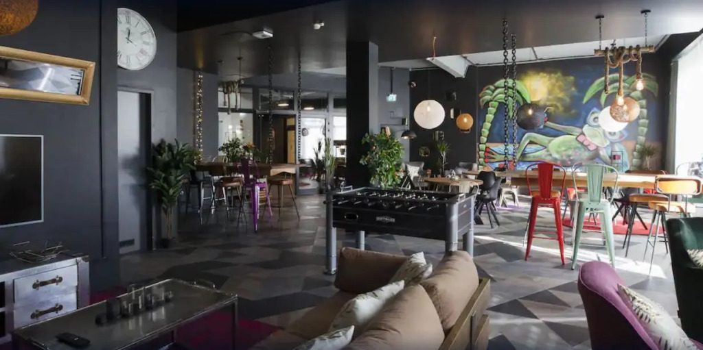 Design Hostel P182