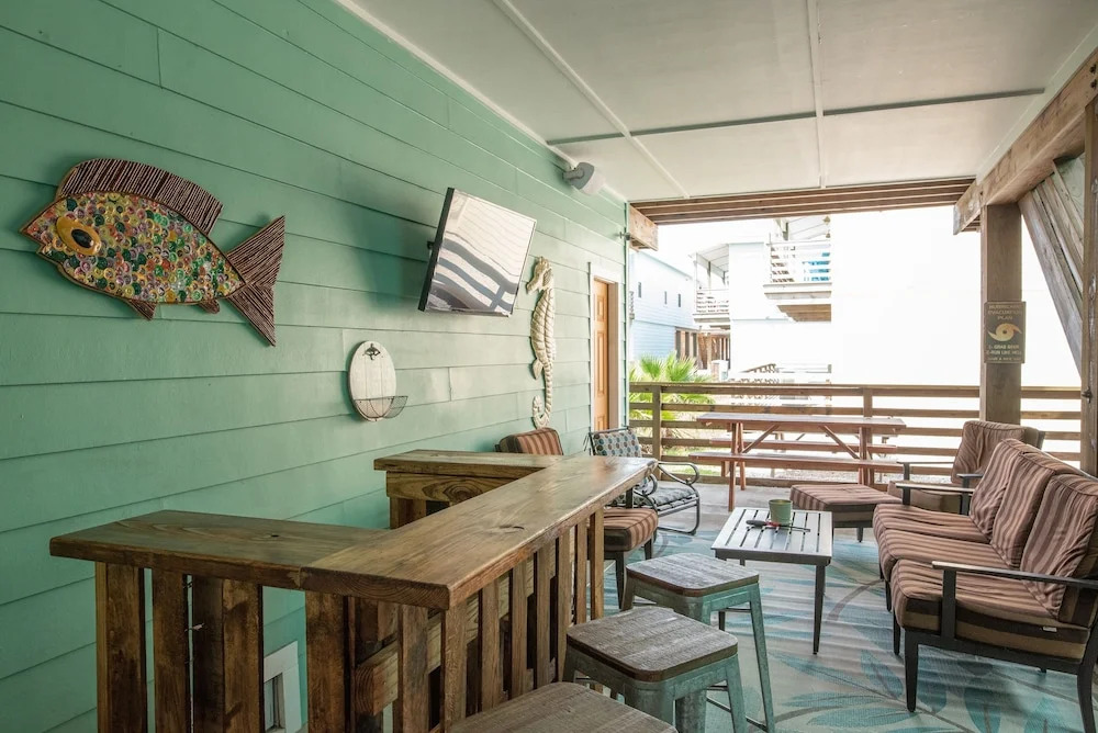 Beach Therapy 4 Bedroom Home