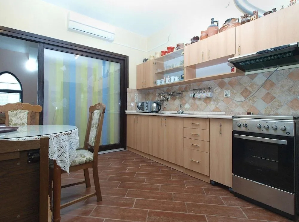 Apartment 1775