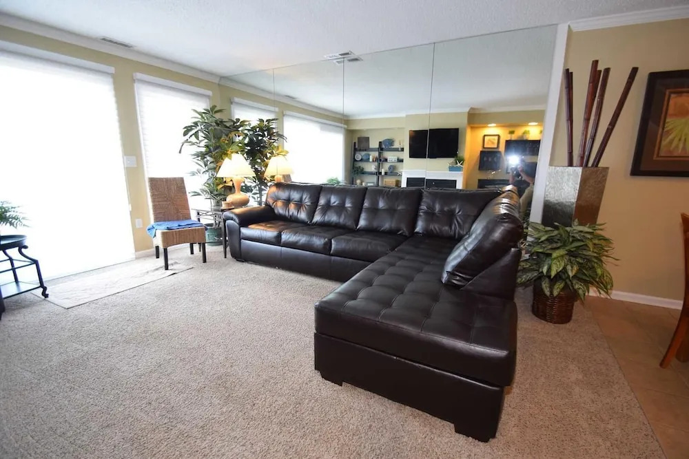 Harbour Island 22C 2 Br townhouse by RedAwning