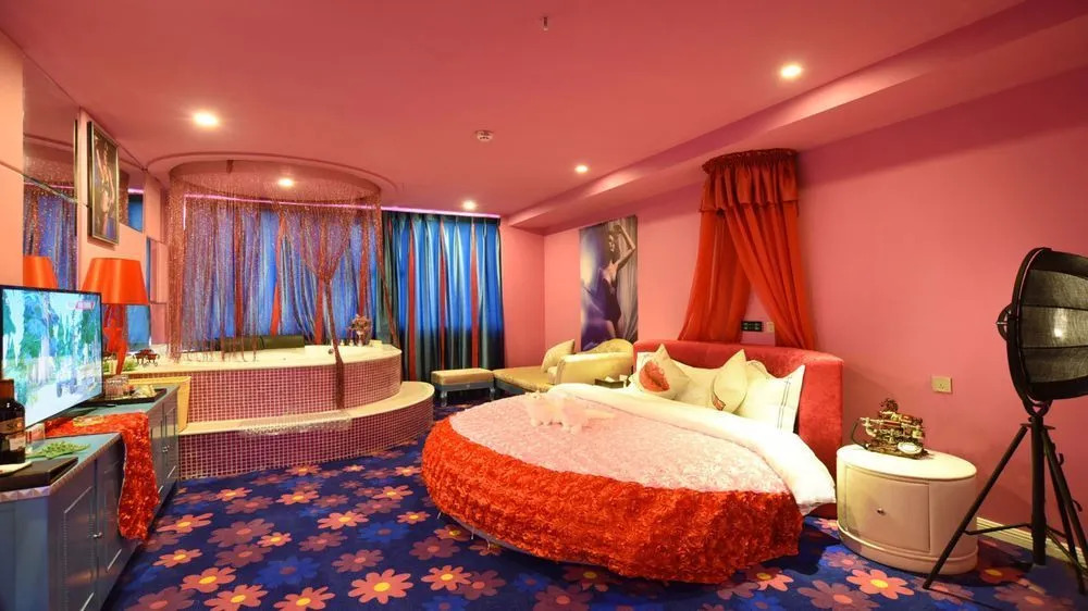 Vegas Cultural Hotel Shaoling Branch