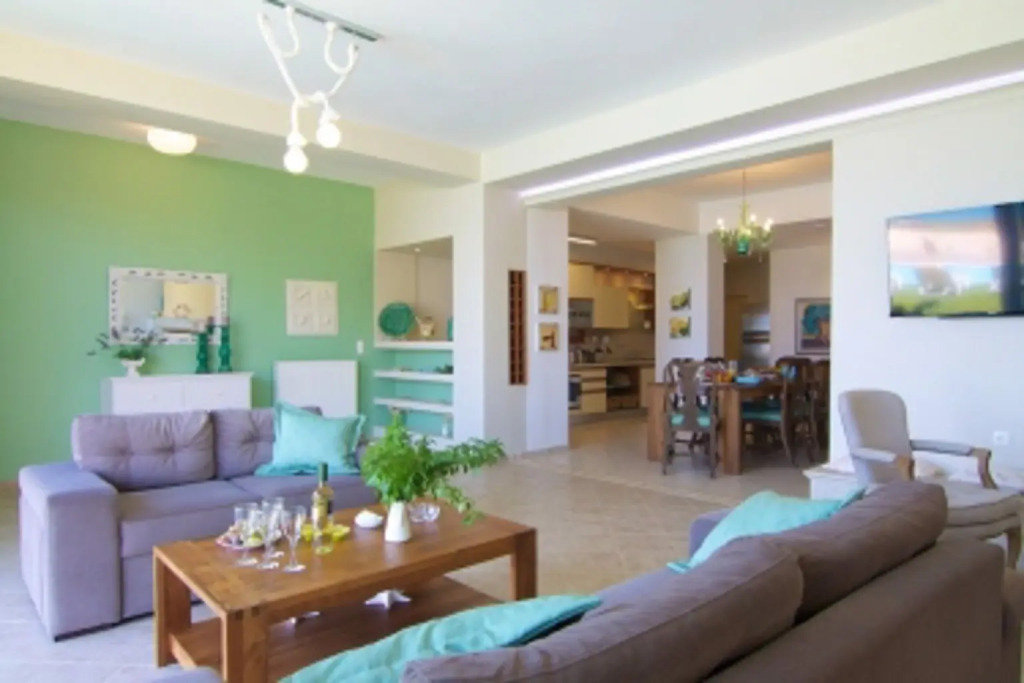 Beachfront Property Only 1 Klm To The City Center!