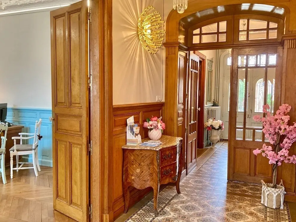 La Villa des Roses Gîte Chambres dhôtes Piscine chauffée