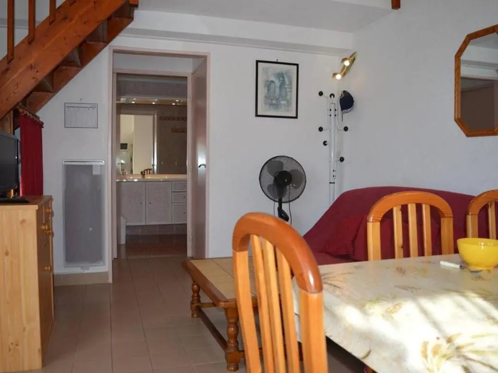 Maison 2 pièces avec mezzanine et terrasse à Saint-Cyprien - FR-1-225D-558