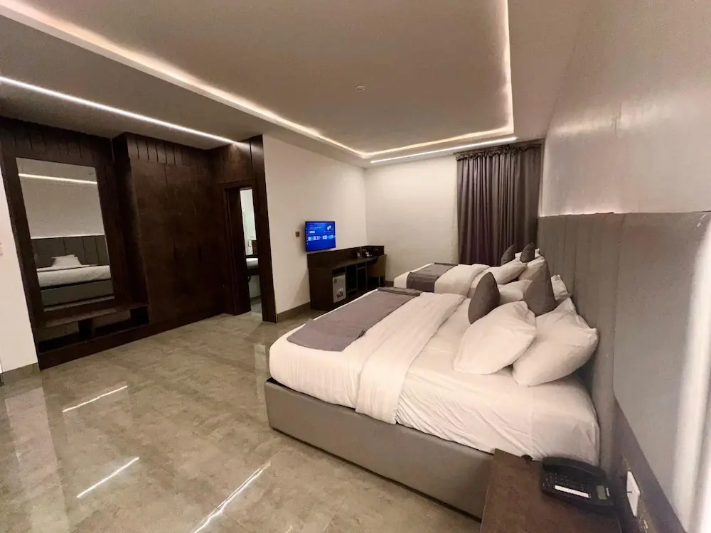 Lunar Signature Hotel & Suites