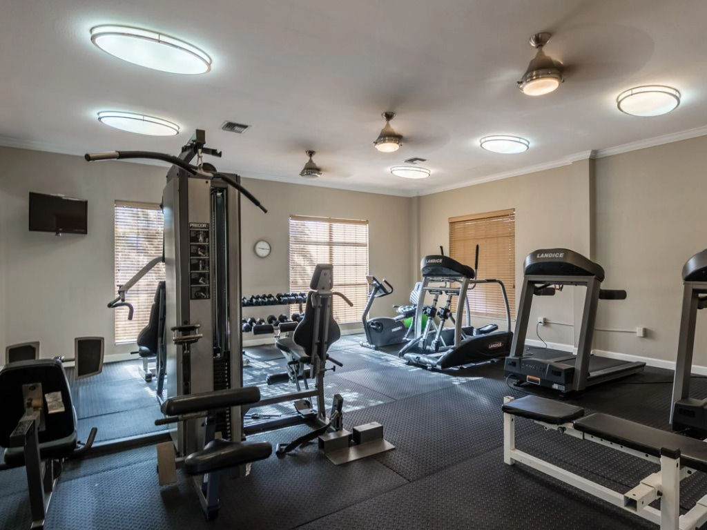 Exquisite Avalon Clearwater Condo,Minutes To Beach