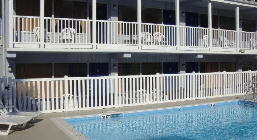 Edgewater Inn