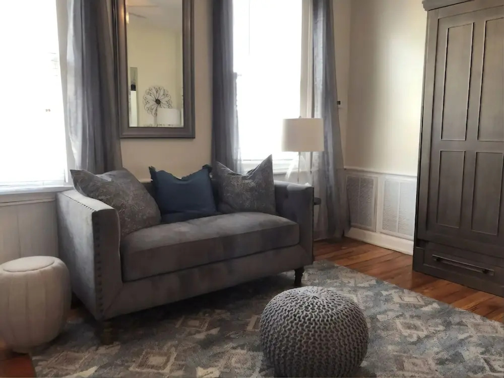 Suites on Coming
