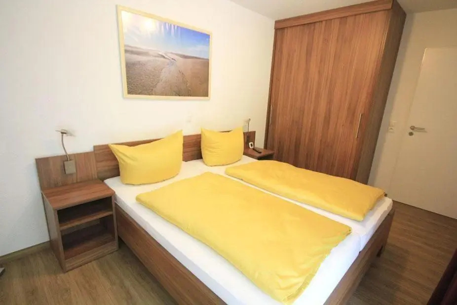 Ferienwohnung-304-Hohe-Lith-strandnah-mit-eigenem-Strandkorb-am-Meer