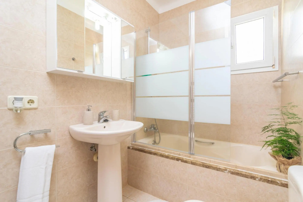 GAVINA D'OR - Cosy apartment with garden and barbecue in Cala Egos. Free WIFI.