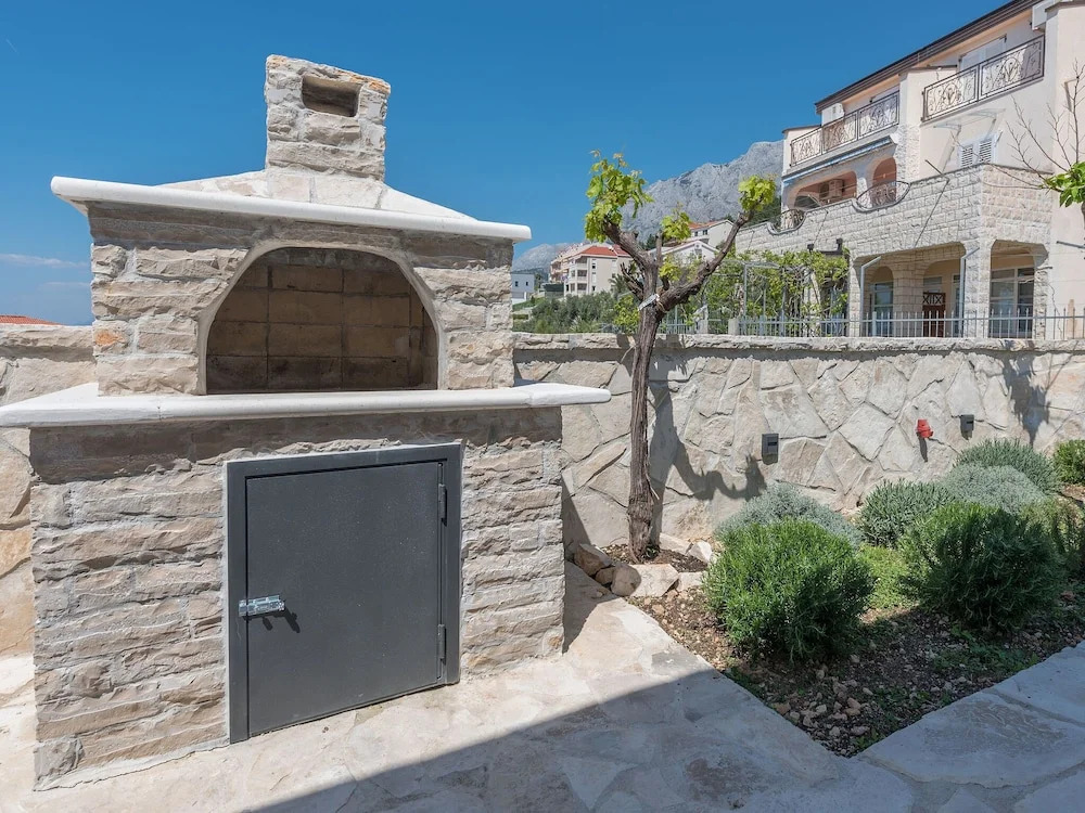 Luxurious Villa in Makarska With Pool