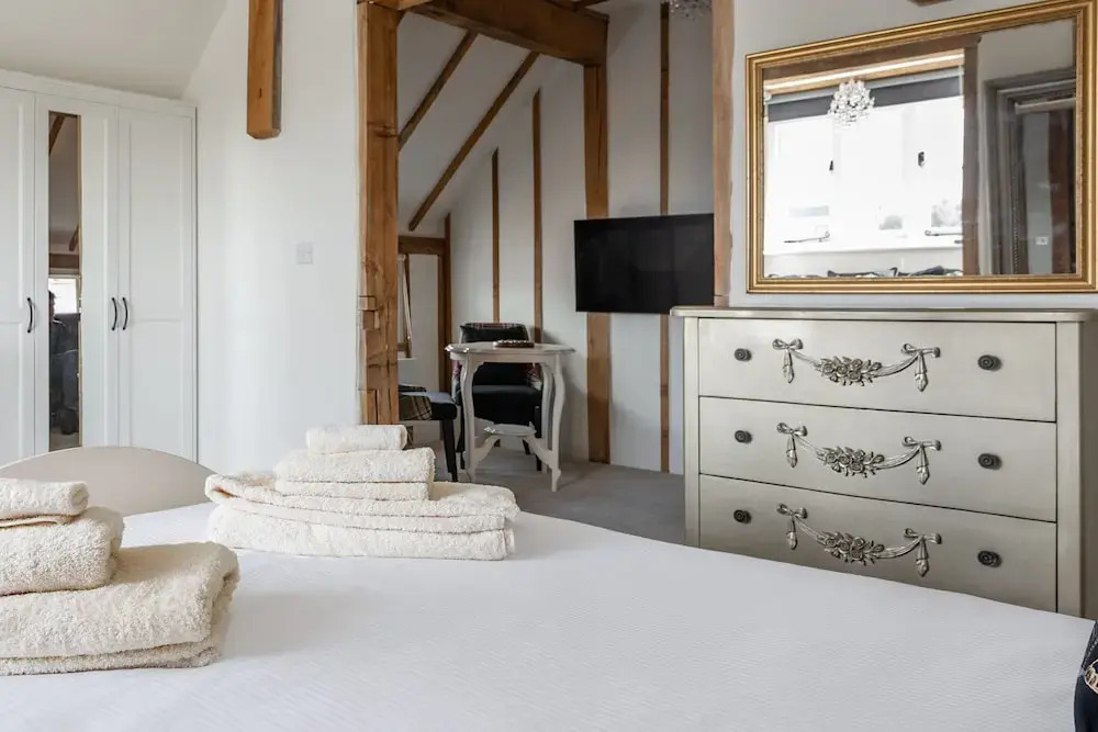Plume Apartment by Creative Stays