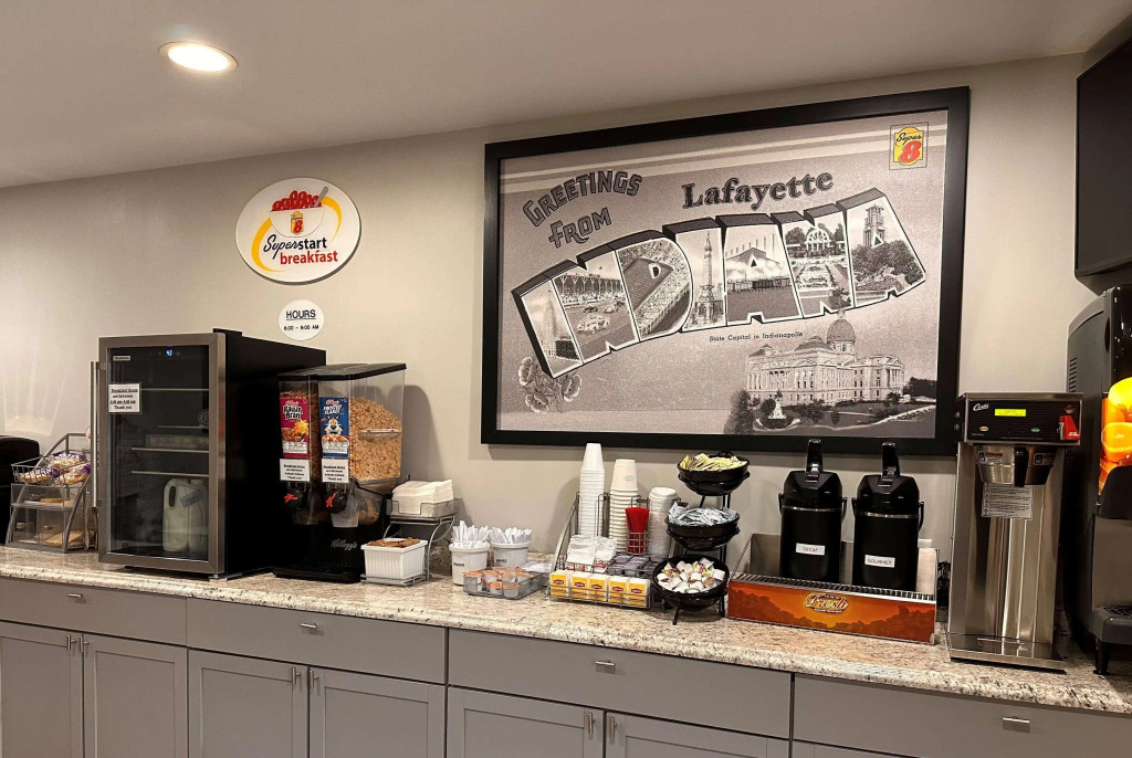 Super 8 by Wyndham Lafayette