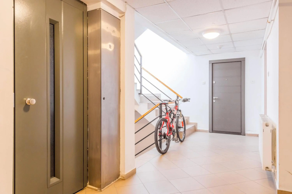 Lovely apartment with view and free parking