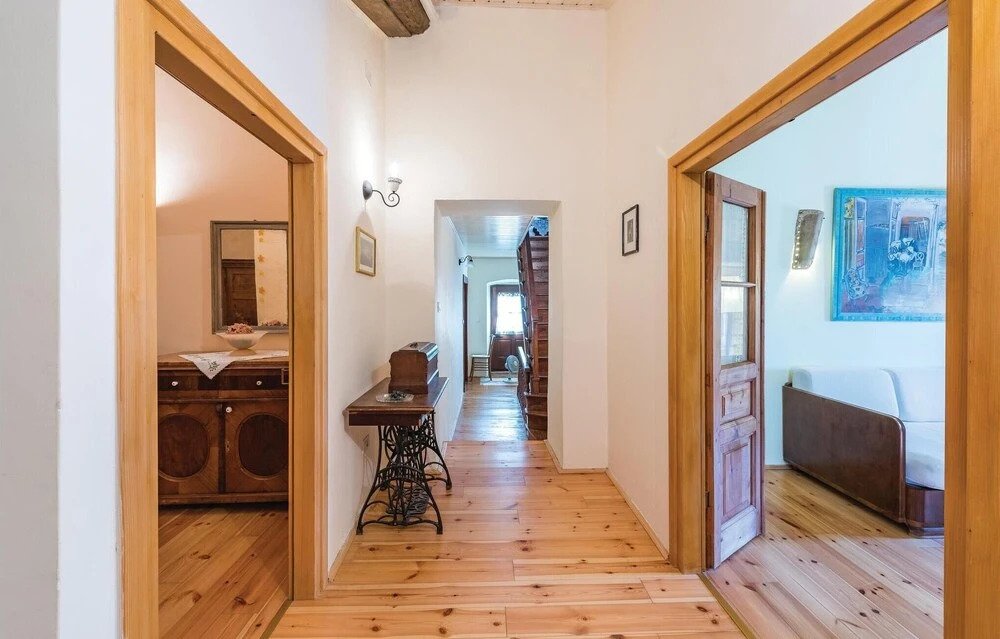 Beautiful Home in Markovac With Wifi and 5 Bedrooms