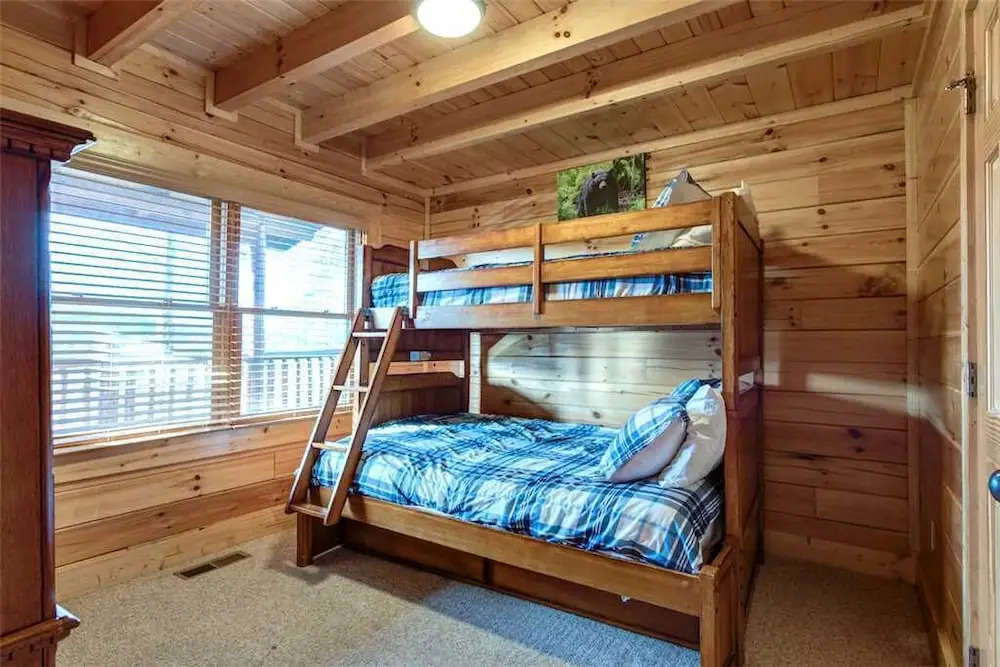Serenity Peak 3 Bedroom Home with Hot Tub