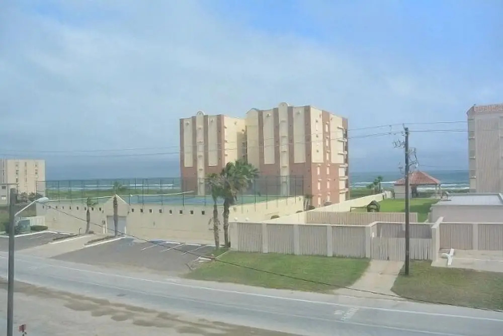Gulf 4 Bedroom Condo by Fountain Vista Homes