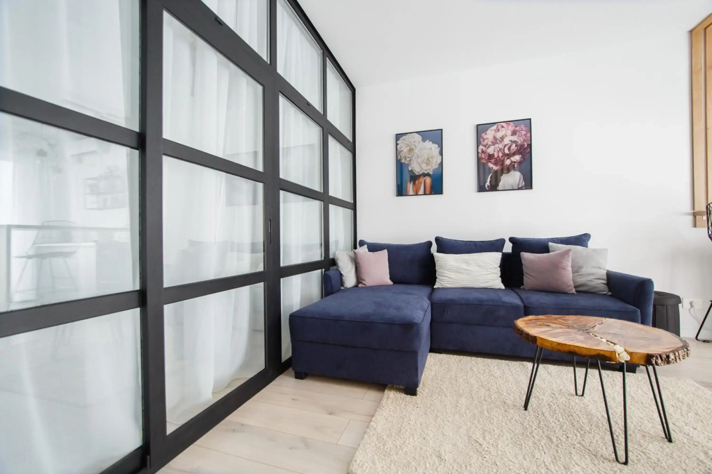 Monochrome Style Central Apartment