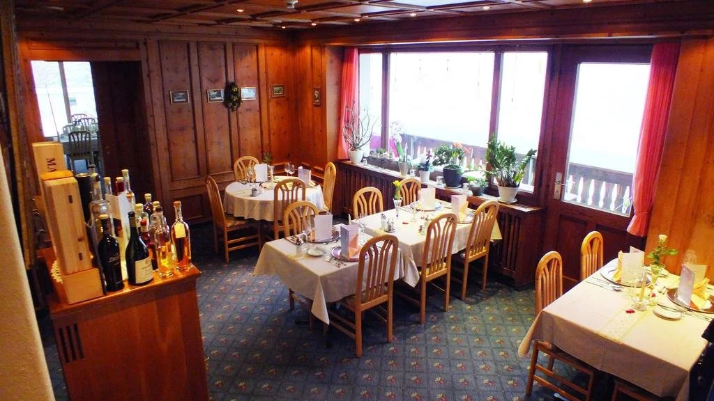 Hotel Grischuna AG