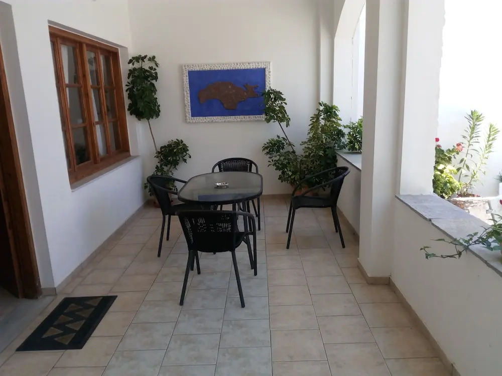 Tarsanas Apartments
