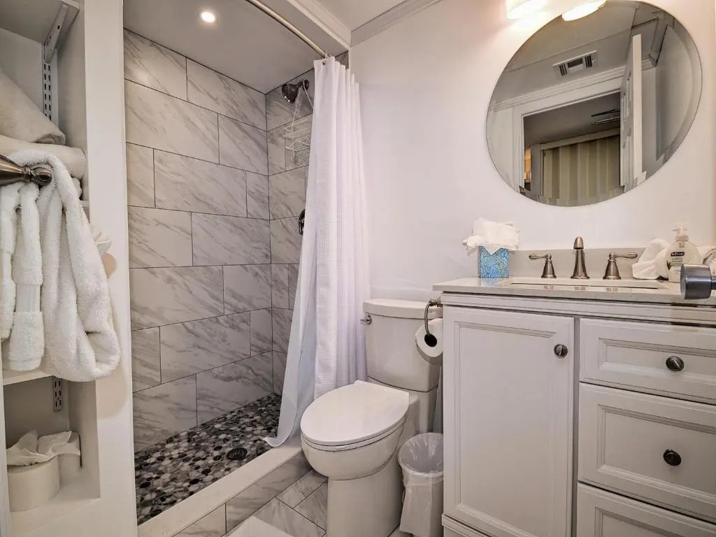 440 West 1005N Private Balcony with Water View 23095