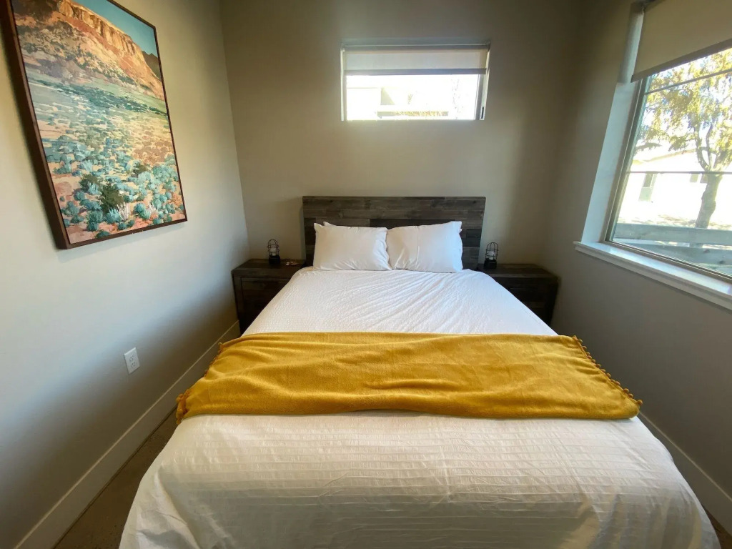 Old Town Modern New Build: Rftp Spa W/ Mtn Views!