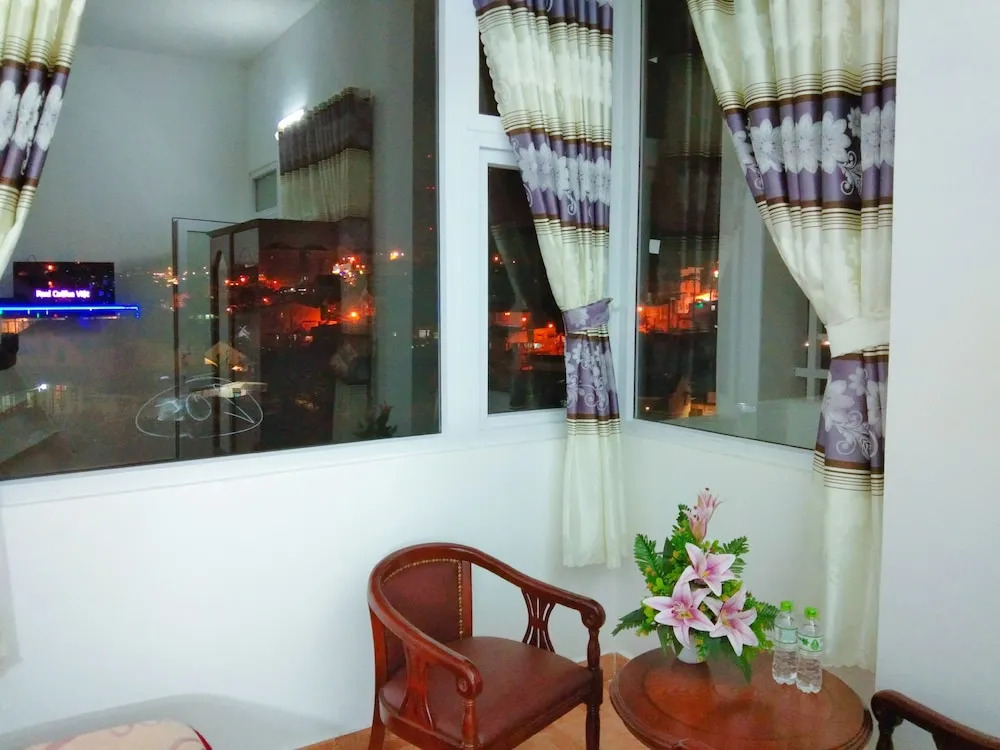 Nha Nghi Tung Lam