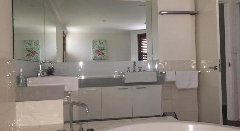Wongalinga Absolute Beachfront Unit 9 2 Bedroom
