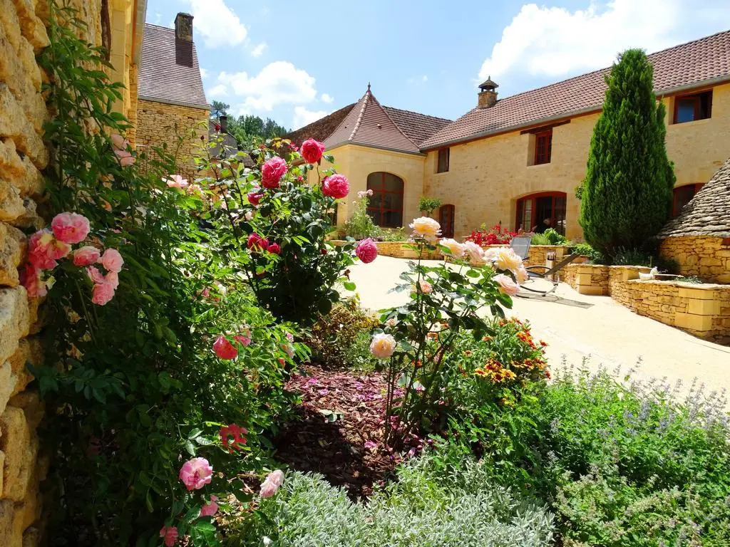Aux Bories de Marquay, chambres dhôtes B&B avec piscine et SPA près de Sarlat