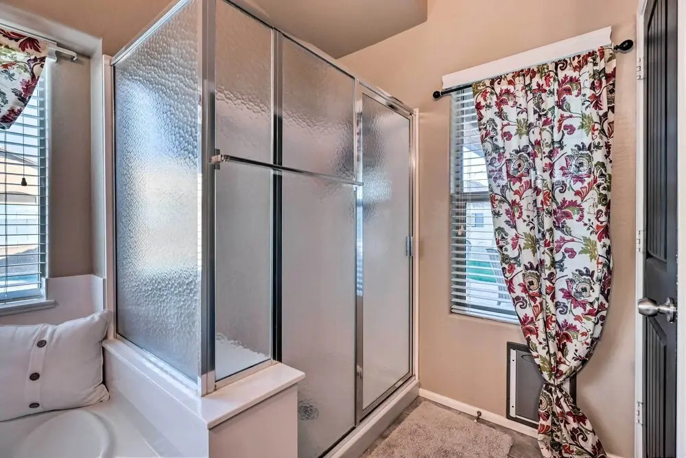 Maricopa Home w/ Swim-up Bar, Heated Pool & Slide