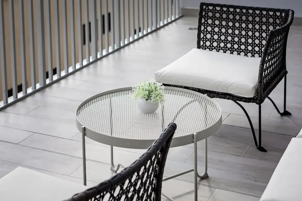 Bright 1BR with balcony in Luma 22