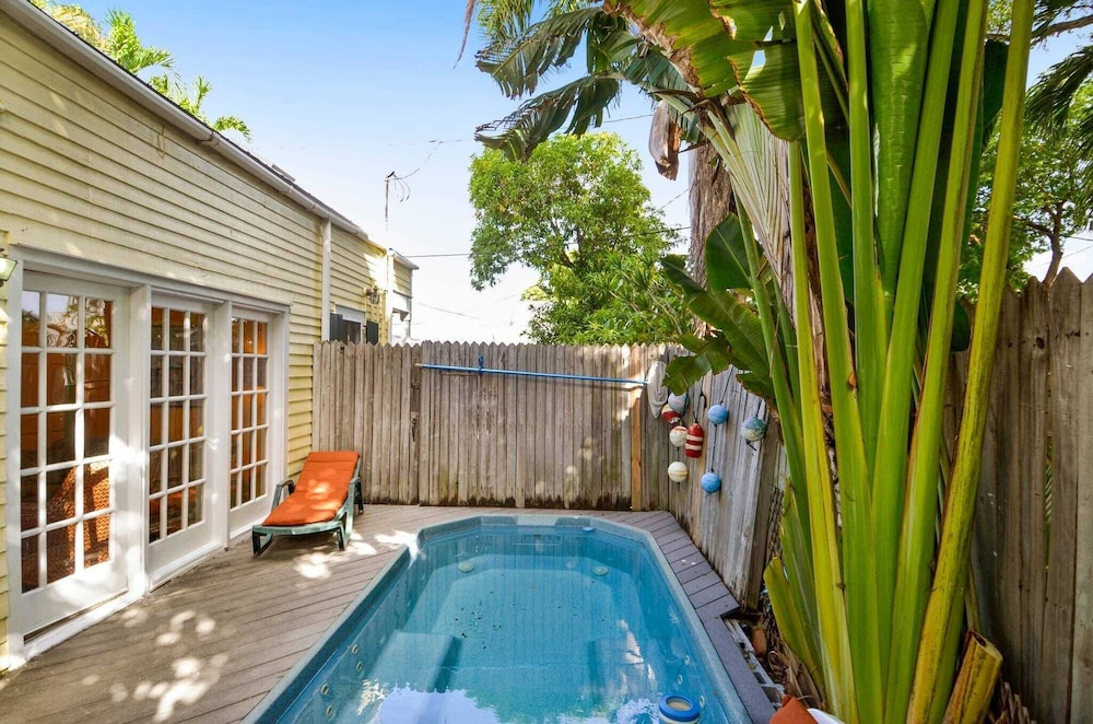 Key Lime Pie by Avantstay Ideal Location w/ Splash Pool & Out Door Dining Month Long Stays Only