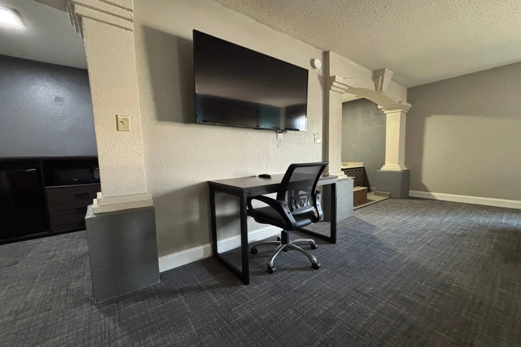 Super 8 by Wyndham Belleville St. Louis Area